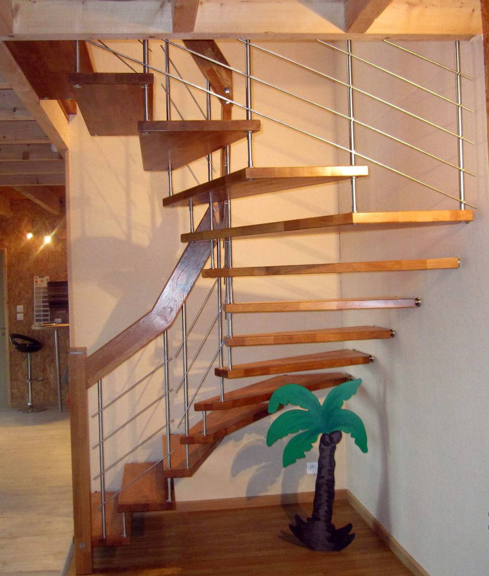 Exemple escalier suspendu.jpg