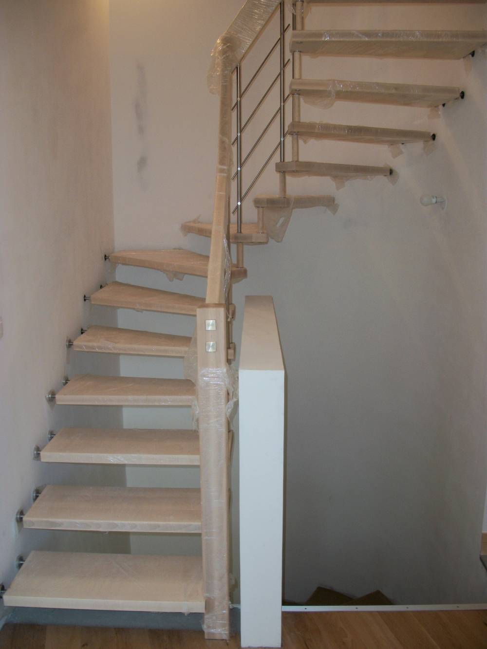 Nos réalisations d'escaliers suspendus 091.jpg