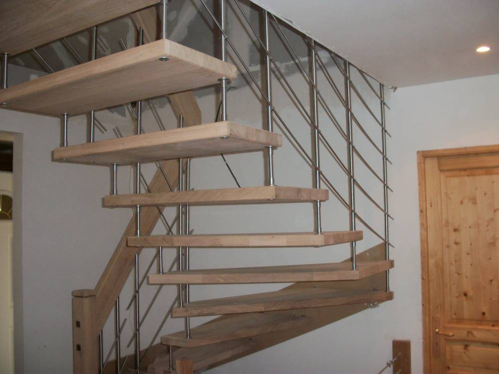 Nos réalisations d'escaliers suspendus 147.jpg