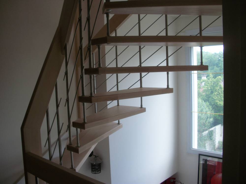Nos réalisations d'escaliers suspendus 178.jpg